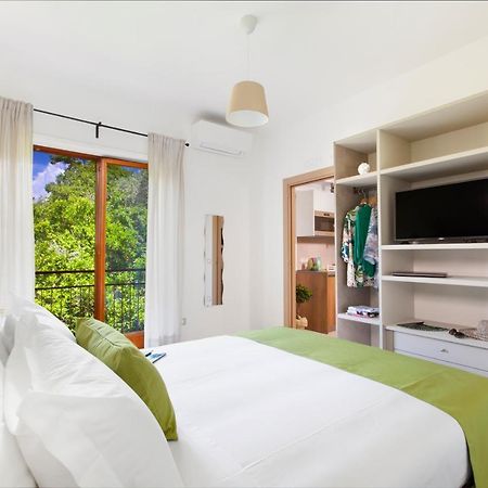 Torna A Surriento Suites Sorrente Extérieur photo