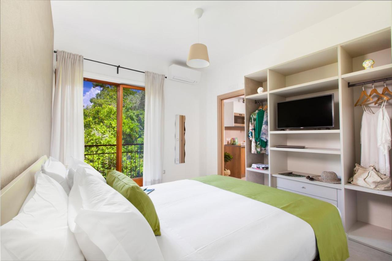Torna A Surriento Suites Sorrente Extérieur photo