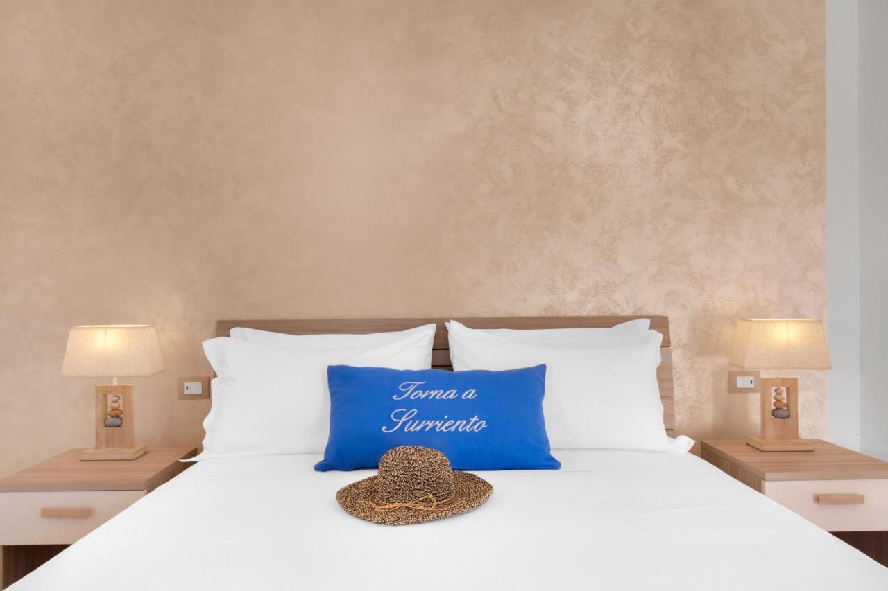 Torna A Surriento Suites Sorrente Extérieur photo