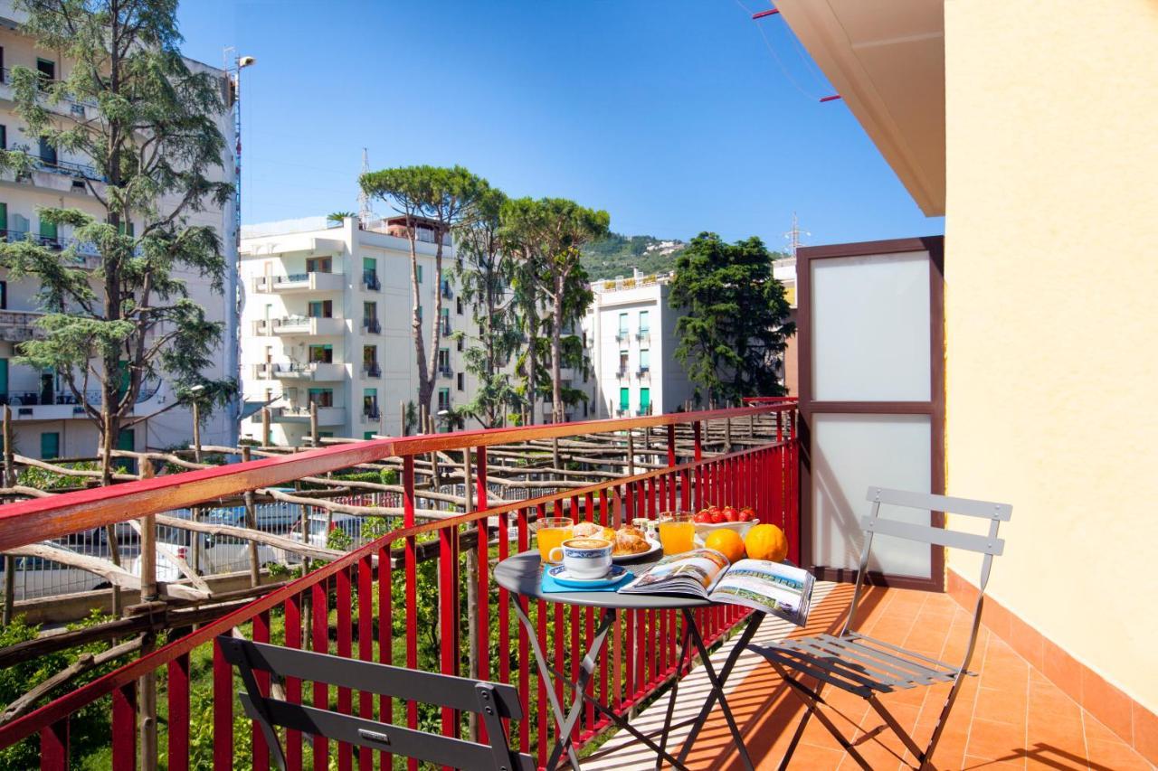Torna A Surriento Suites Sorrente Extérieur photo